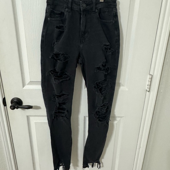 American Eagle Striged Ripped Mom Jean Black. Size 0 long - Picture 2 of 5